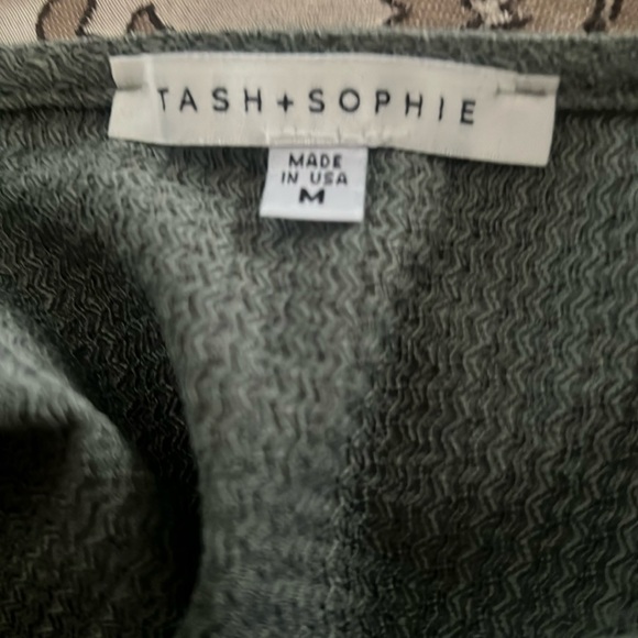 Ladies size M Olive green dress with gold tasseled belt, by Tash + Sophie. NWT - Picture 3 of 6